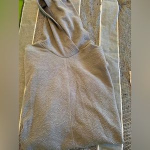 Zyia gray textured sweatshirt